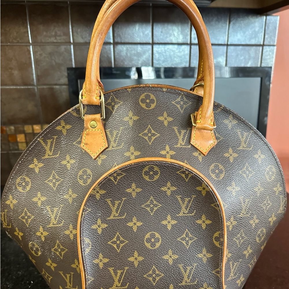 Louis Vuitton Eclipse Monogram Handbag - image 1